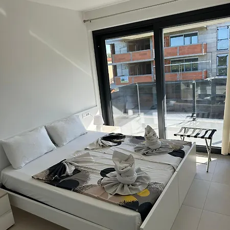 Izabel Apartment *