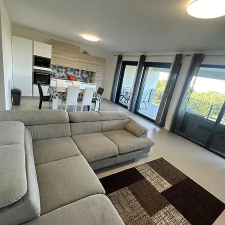 Izabel Apartment *