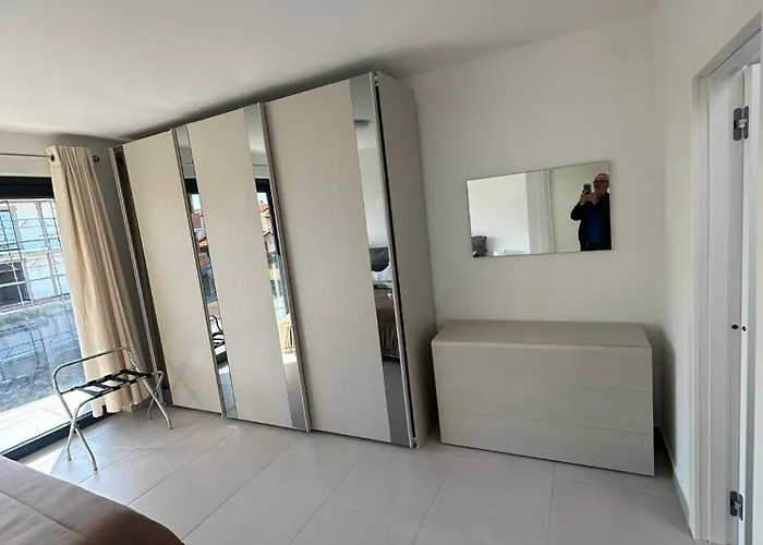 Izabel *